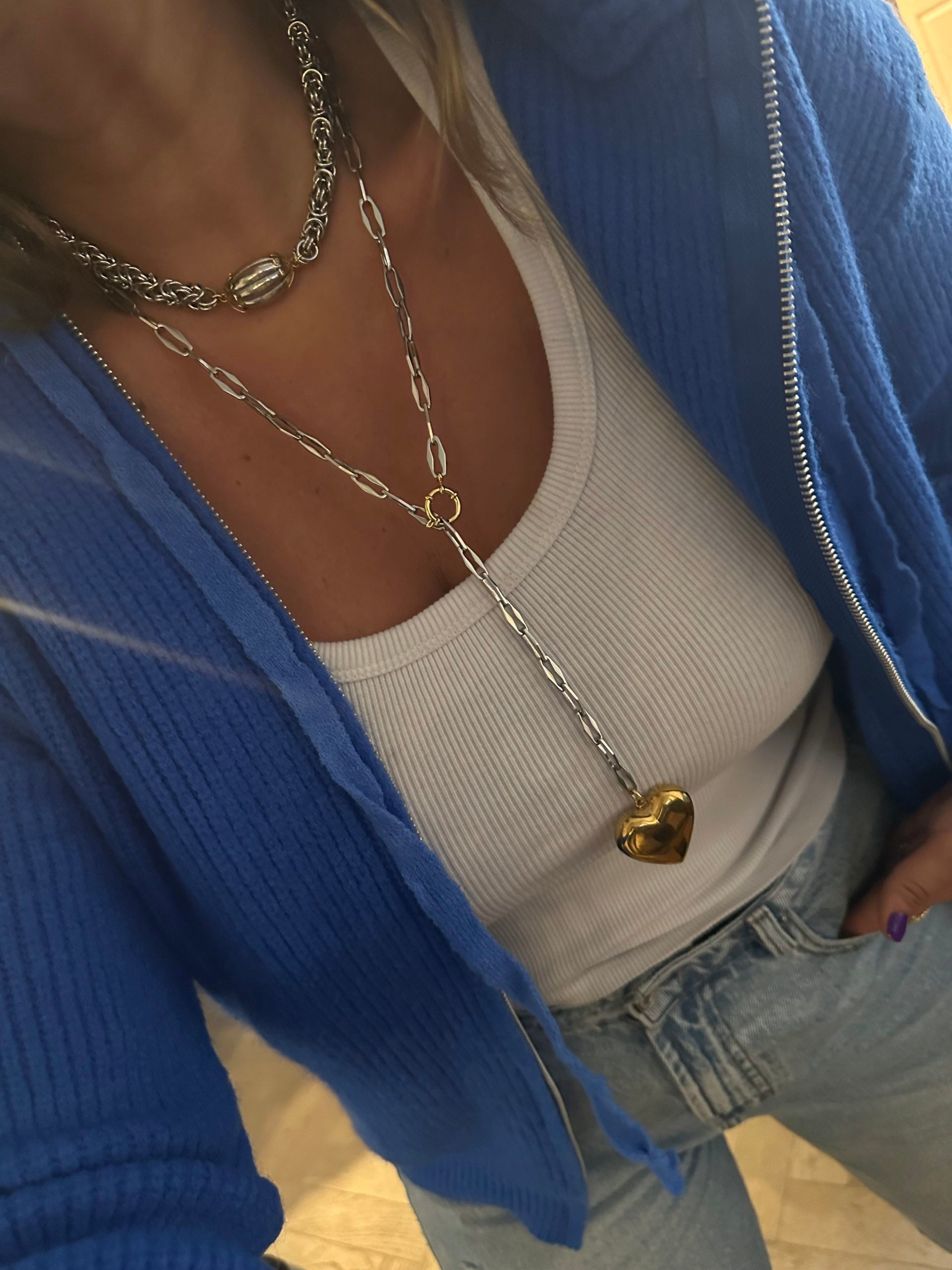 Collier AKIA C